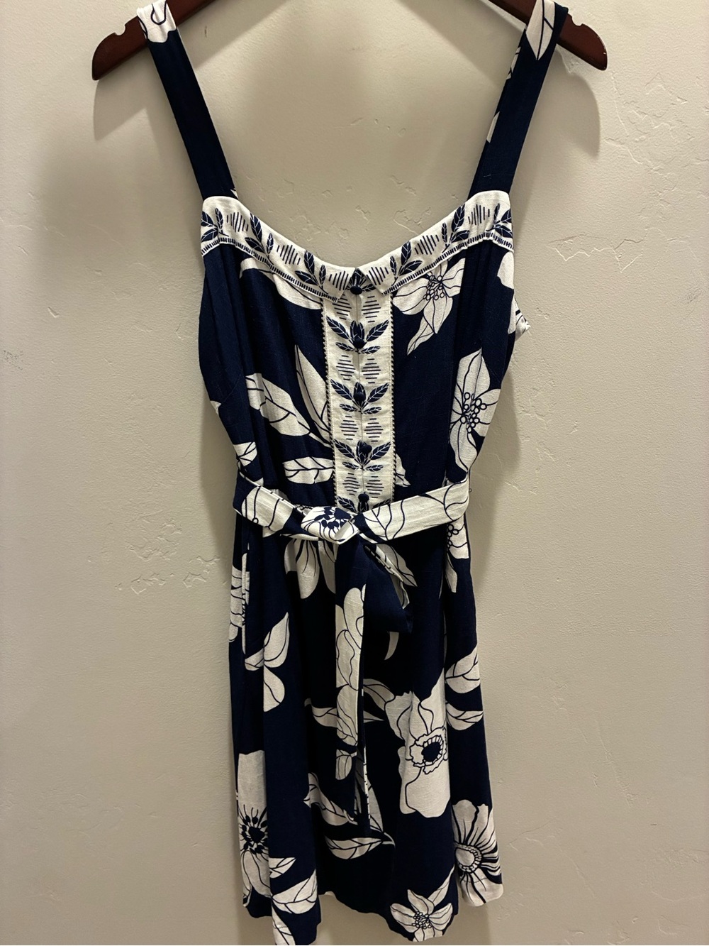 Draper James Linen blend Navy/White Floral Sundress with Belt Size L